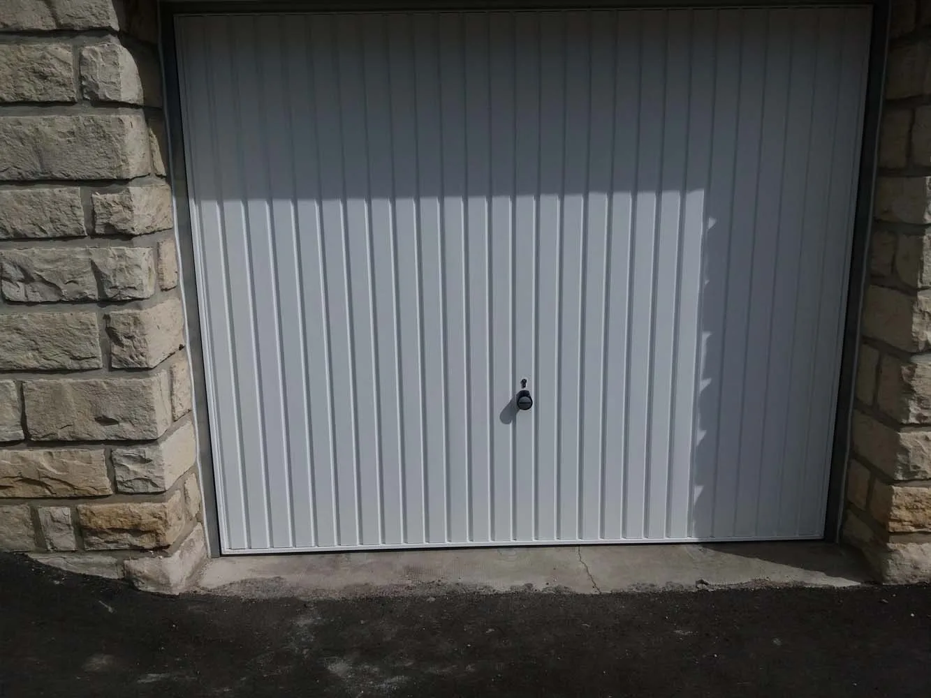 Porte de garage blanc métal Porte de garage blanc métal